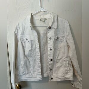 Jones New York Jeans- women’s white jean jacket size medium